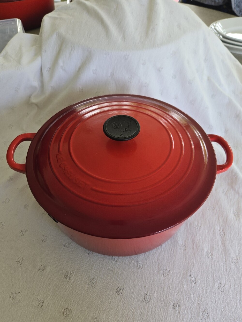 Le Creuset Classic (Traditional) Round Dutch Oven Size 28 in Cerise Red